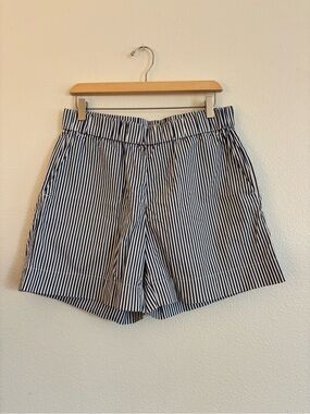 EVERLANE the easy short size medium
